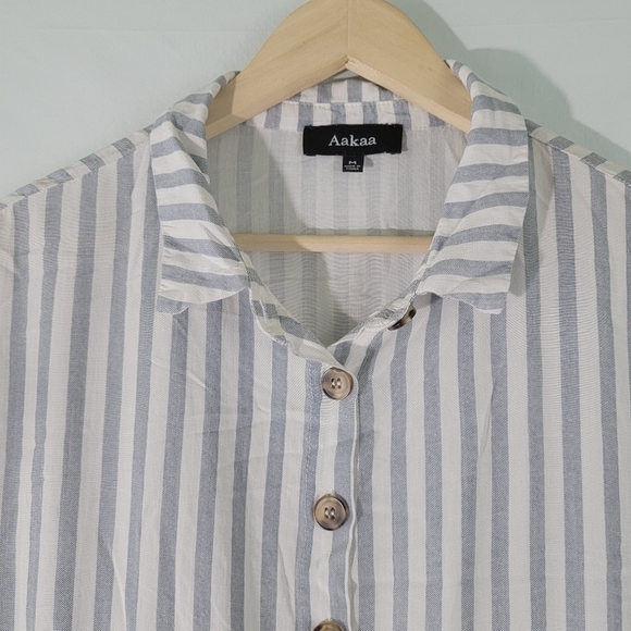 Aakaa Women's Gray/White Striped Romper Sz M Short Sleeve Button Front Tie Waist - Picture 4 of 12